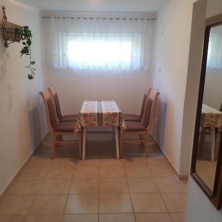 Kriszta Apartmanhaz Apartment Balatonlelle Ngoại thất bức ảnh
