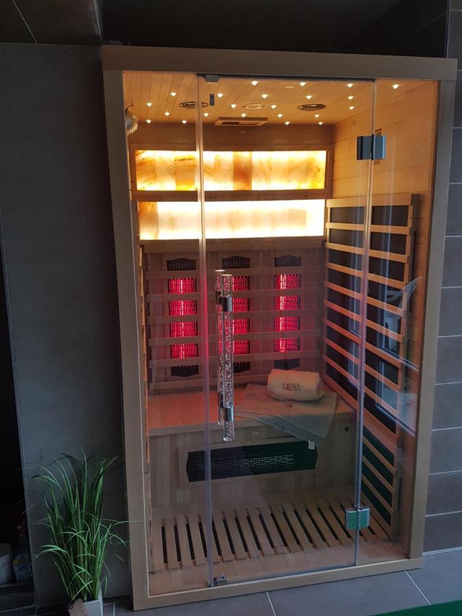 Kriszta Apartmanhaz Apartment Balatonlelle Ngoại thất bức ảnh
