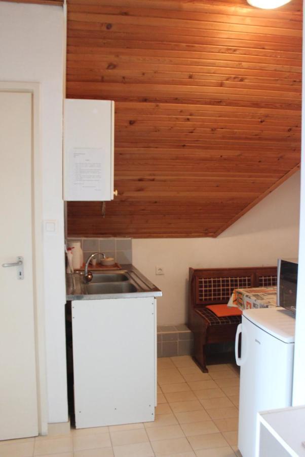 Kriszta Apartmanhaz Apartment Balatonlelle Ngoại thất bức ảnh