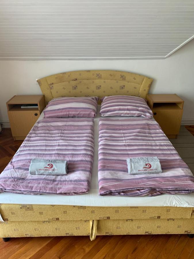 Kriszta Apartmanhaz Apartment Balatonlelle Ngoại thất bức ảnh