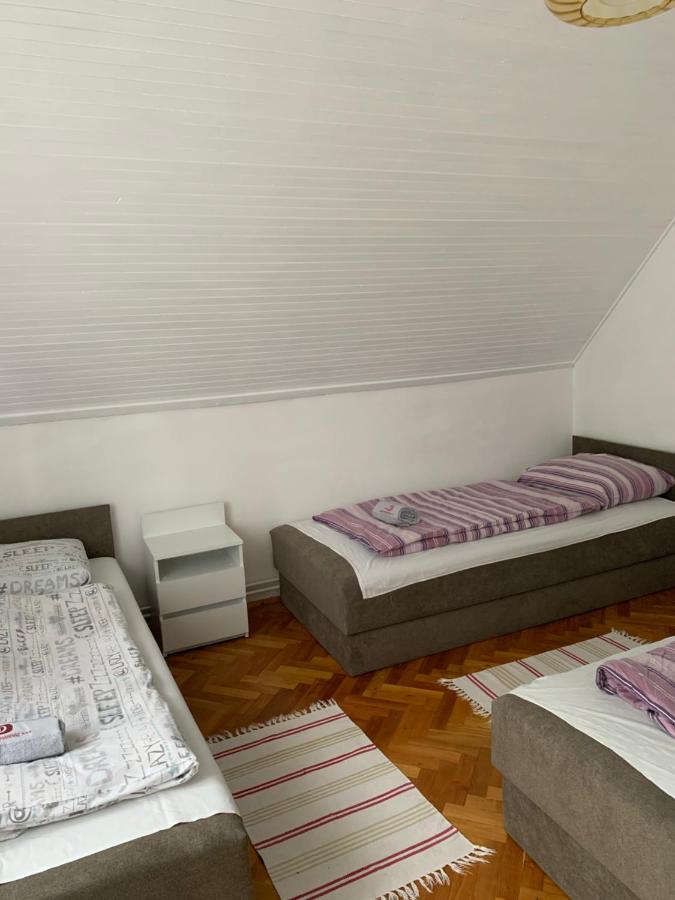 Kriszta Apartmanhaz Apartment Balatonlelle Ngoại thất bức ảnh