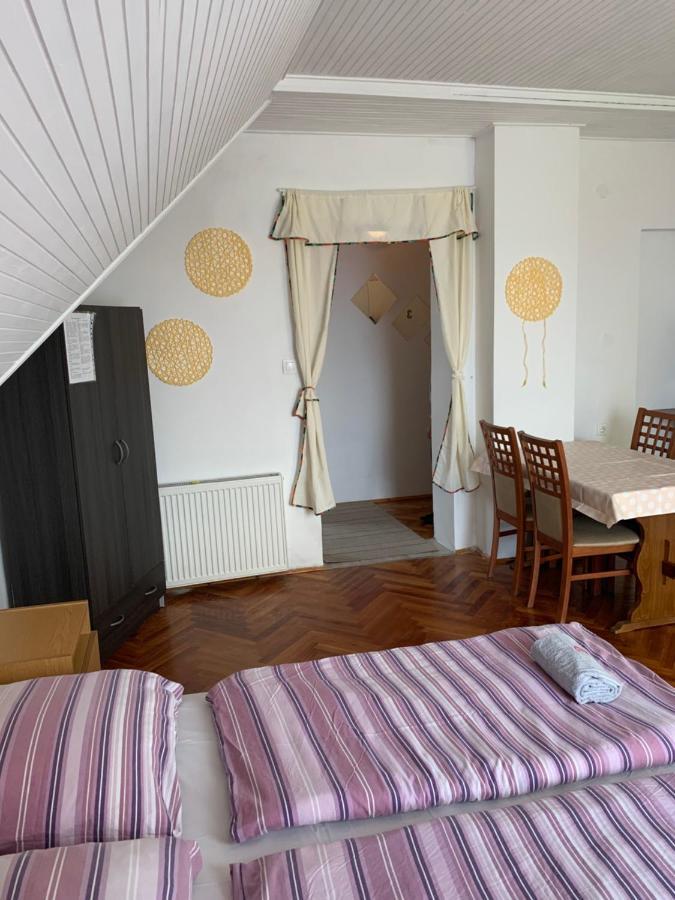 Kriszta Apartmanhaz Apartment Balatonlelle Ngoại thất bức ảnh