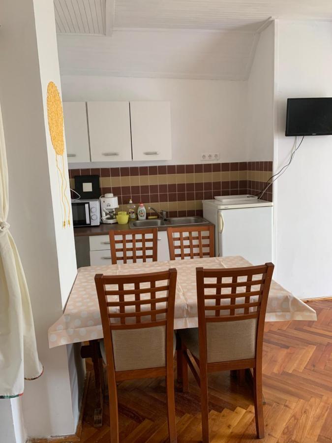 Kriszta Apartmanhaz Apartment Balatonlelle Ngoại thất bức ảnh