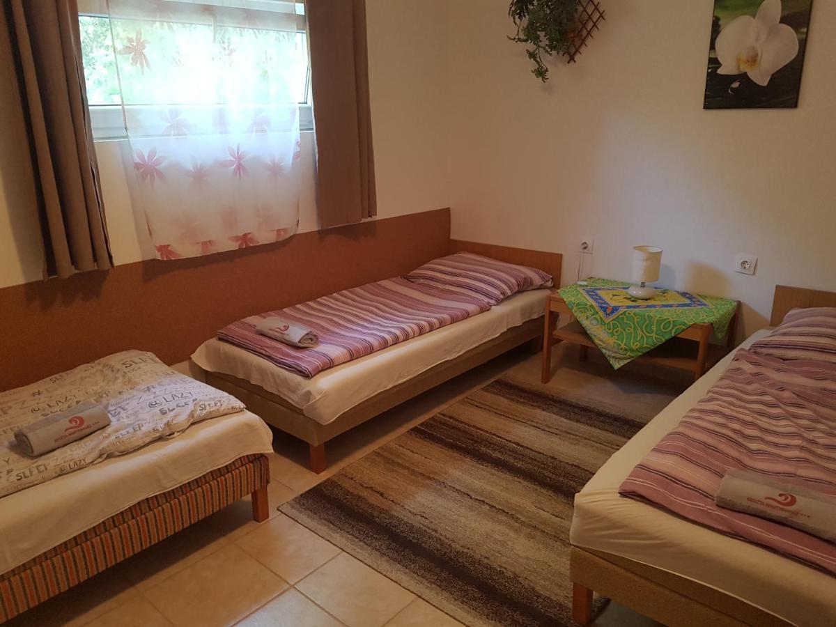Kriszta Apartmanhaz Apartment Balatonlelle Ngoại thất bức ảnh