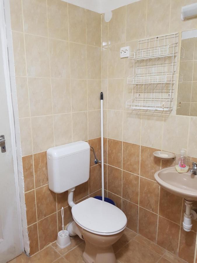 Kriszta Apartmanhaz Apartment Balatonlelle Ngoại thất bức ảnh