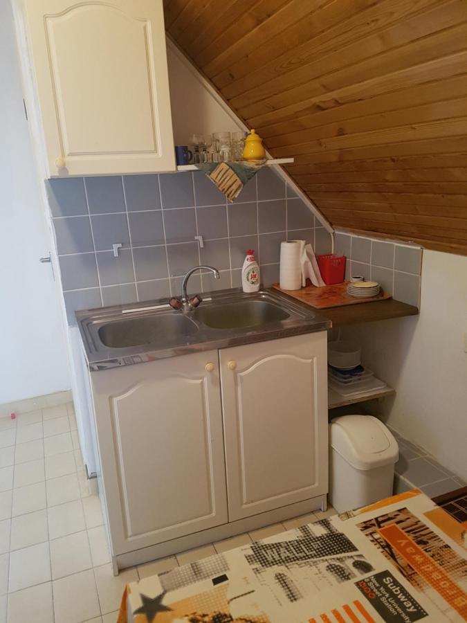 Kriszta Apartmanhaz Apartment Balatonlelle Ngoại thất bức ảnh